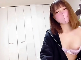 Jav Enchantress Gives Him A Steamy Hand Job - Get Lost In Her Alluring Touch!